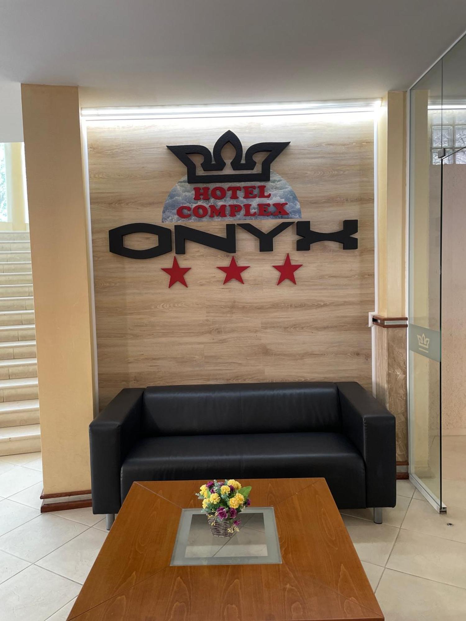 Onyx Hotel 3*